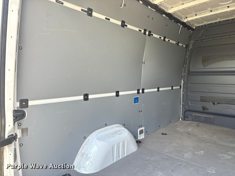 image for item EI4004 2011 Freightliner Sprinter 2500 van