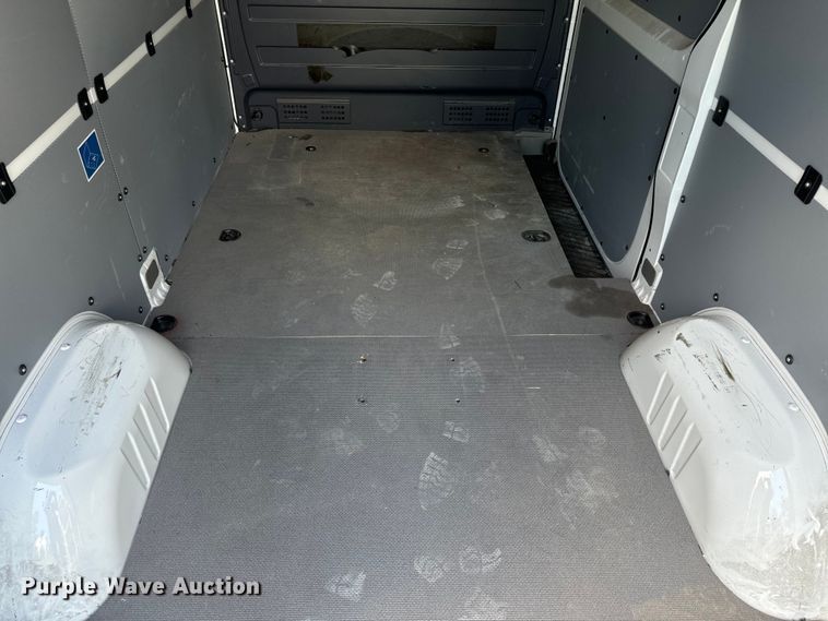 image for item EI4004 2011 Freightliner Sprinter 2500 van