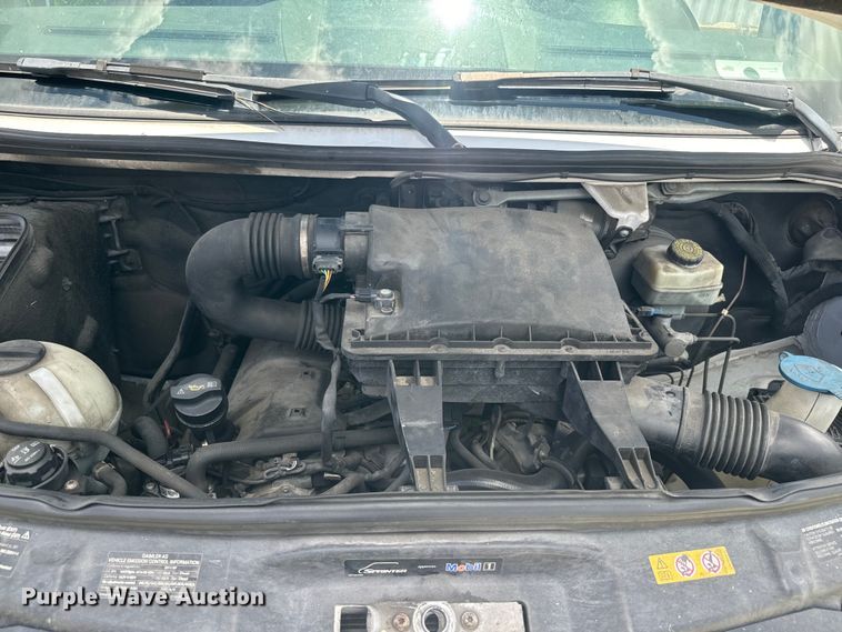 image for item EI4004 2011 Freightliner Sprinter 2500 van