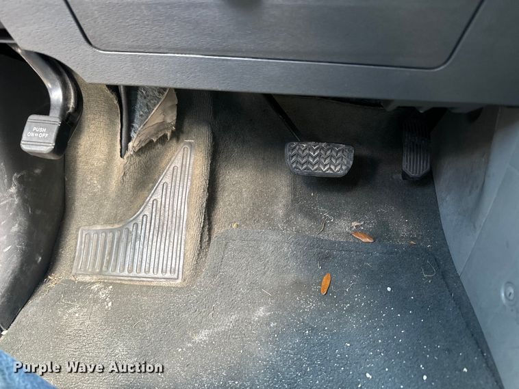 image for item EI4005 2016 Toyota Sienna LE van