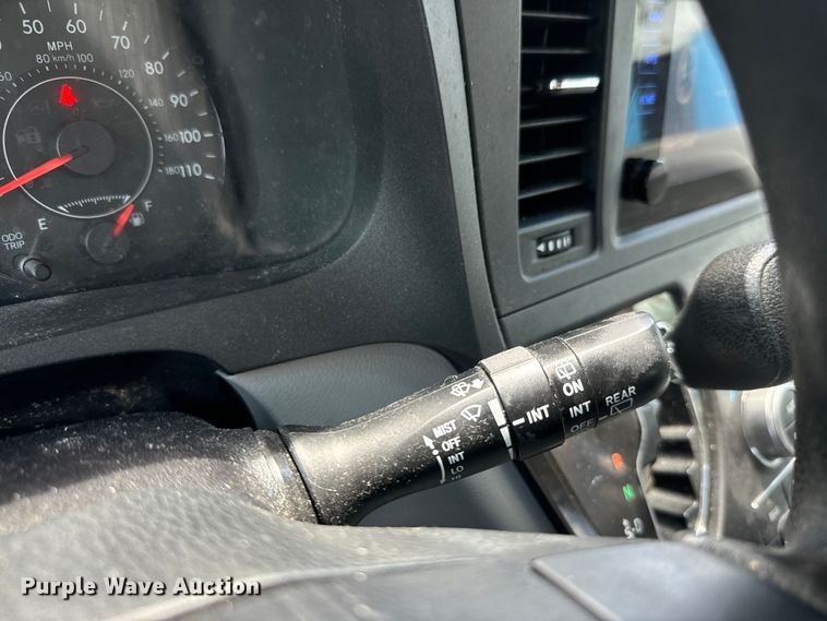 image for item EI4005 2016 Toyota Sienna LE van