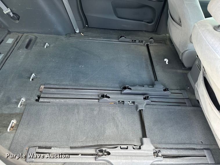 image for item EI4005 2016 Toyota Sienna LE van