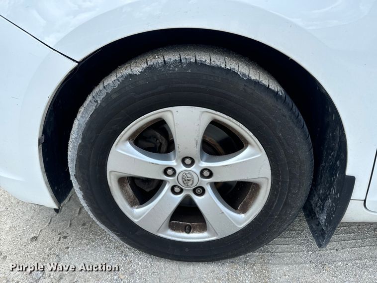 image for item EI4005 2016 Toyota Sienna LE van