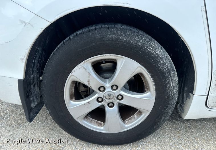 image for item EI4005 2016 Toyota Sienna LE van