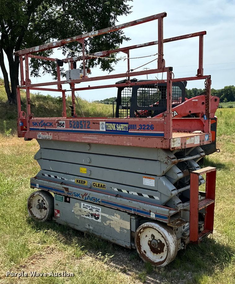 image for item EJ0307 Skyjack 3226 scissor lift