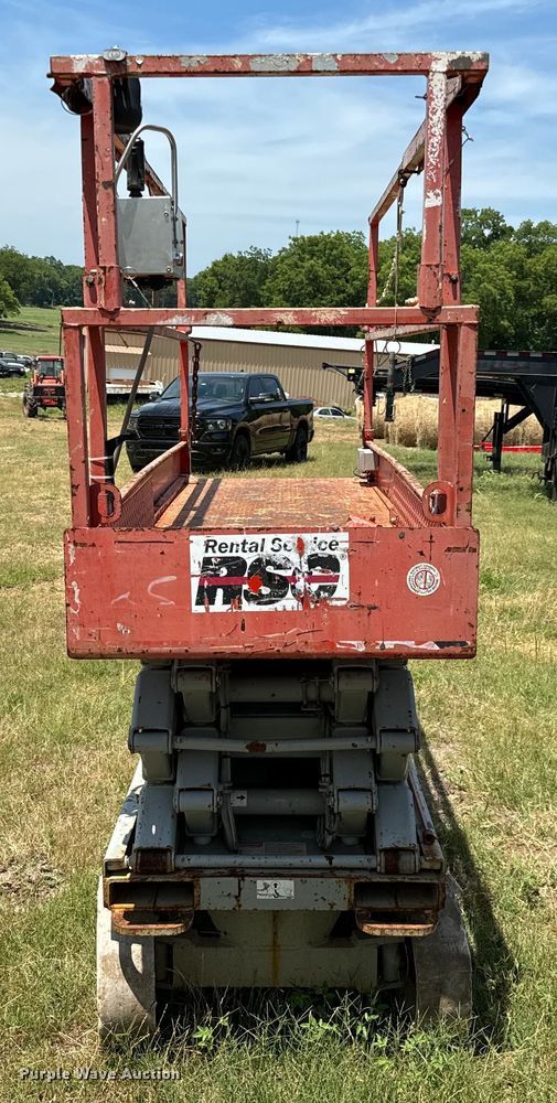image for item EJ0307 Skyjack 3226 scissor lift