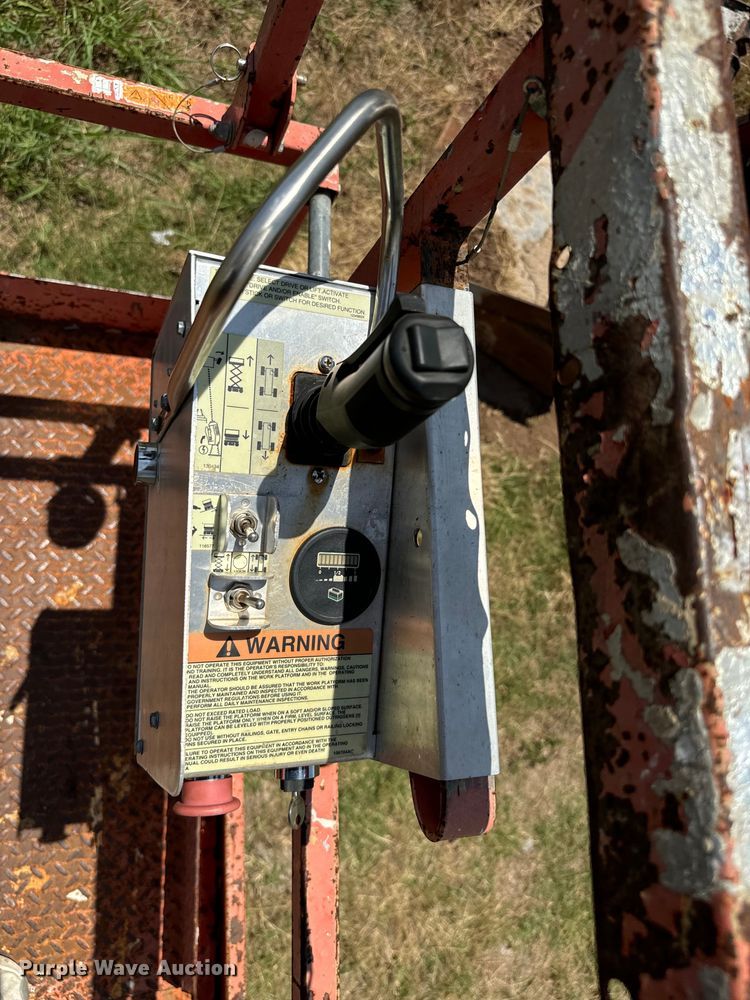 image for item EJ0307 Skyjack 3226 scissor lift