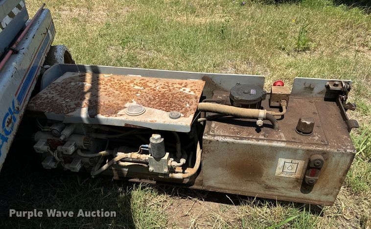 image for item EJ0307 Skyjack 3226 scissor lift