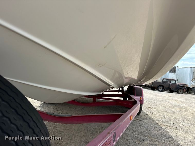 image for item EJ4340 2004 Ebbtide Campione boat