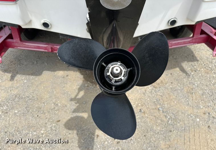 image for item EJ4340 2004 Ebbtide Campione boat