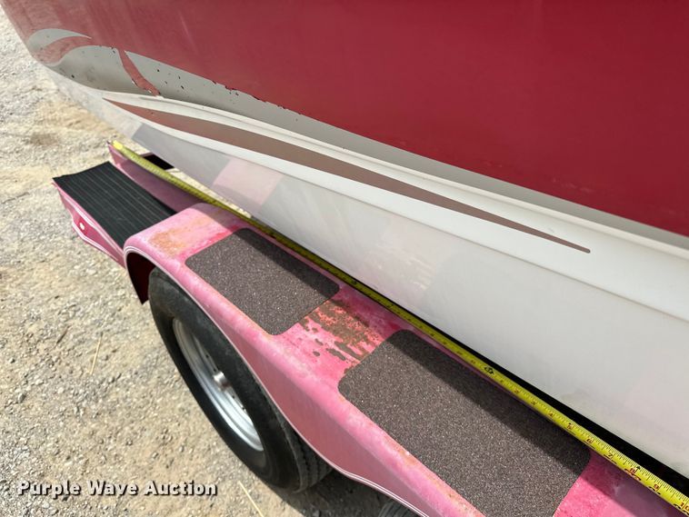 image for item EJ4340 2004 Ebbtide Campione boat