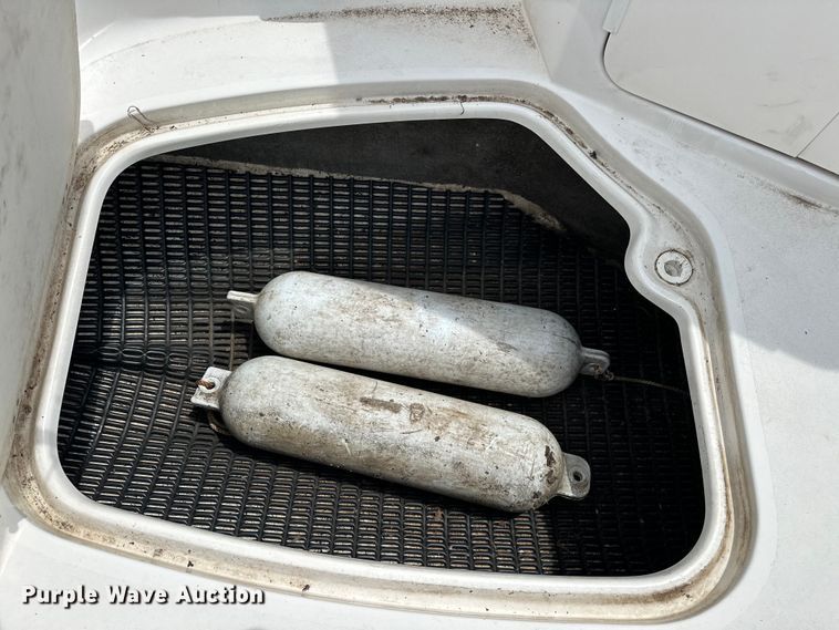 image for item EJ4340 2004 Ebbtide Campione boat