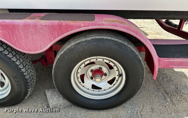 image for item EJ4340 2004 Ebbtide Campione boat