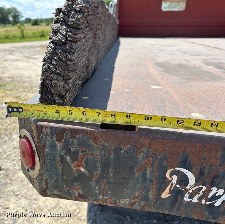 image for item EJ4363 1977 Ford F800 flatbed truck