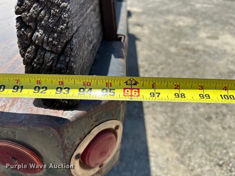 image for item EJ4363 1977 Ford F800 flatbed truck