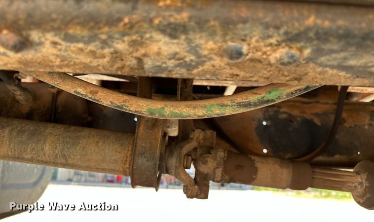 image for item EJ4363 1977 Ford F800 flatbed truck