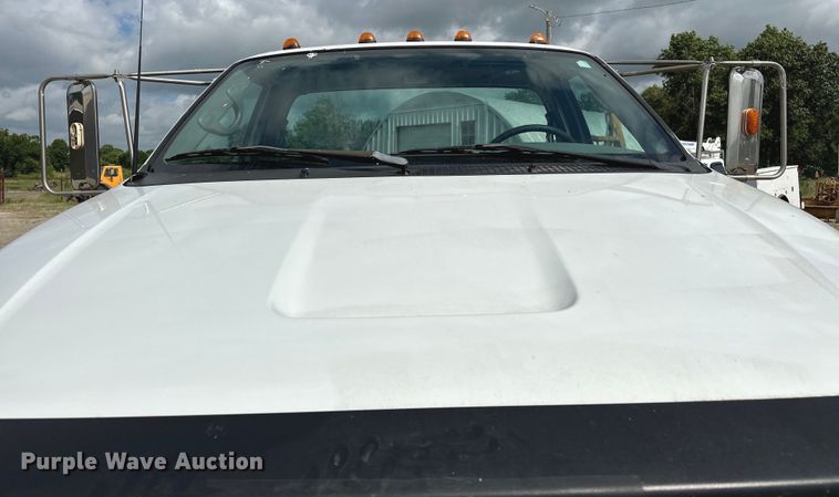 image for item EJ4366 2004 Ford F750 Super Duty truck cab and chassis