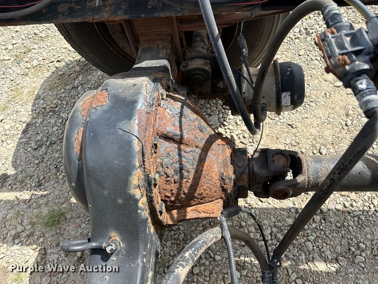 image for item EJ4366 2004 Ford F750 Super Duty truck cab and chassis