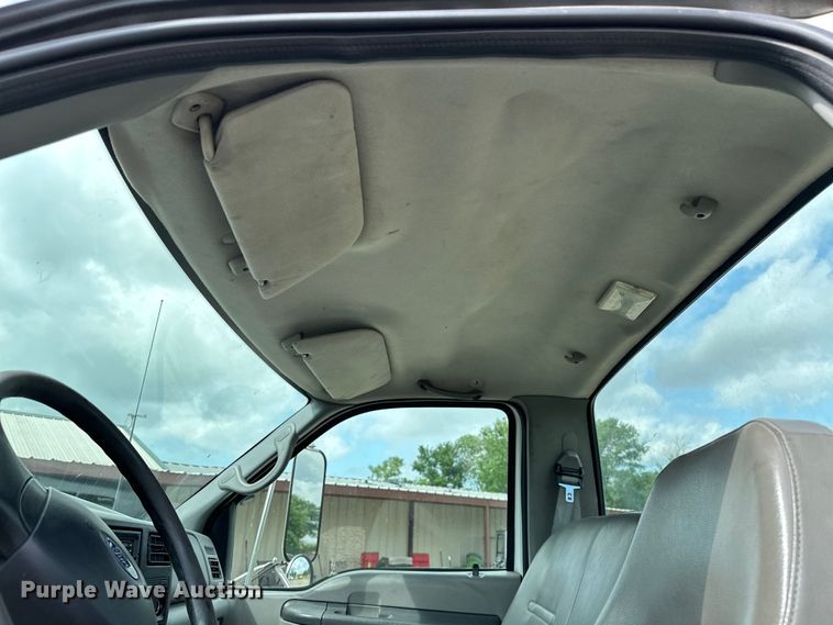 image for item EJ4366 2004 Ford F750 Super Duty truck cab and chassis