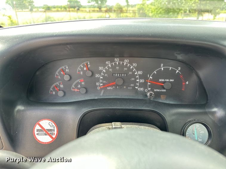 image for item EJ4366 2004 Ford F750 Super Duty truck cab and chassis