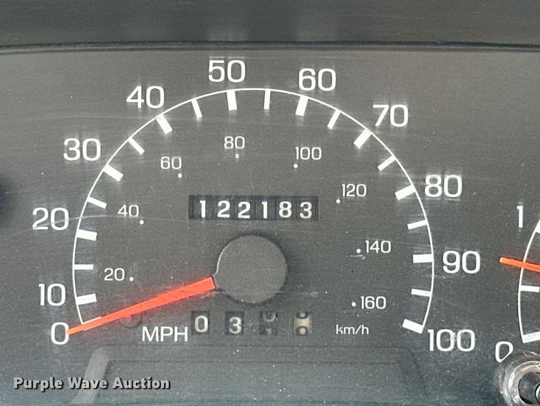 image for item EJ4366 2004 Ford F750 Super Duty truck cab and chassis