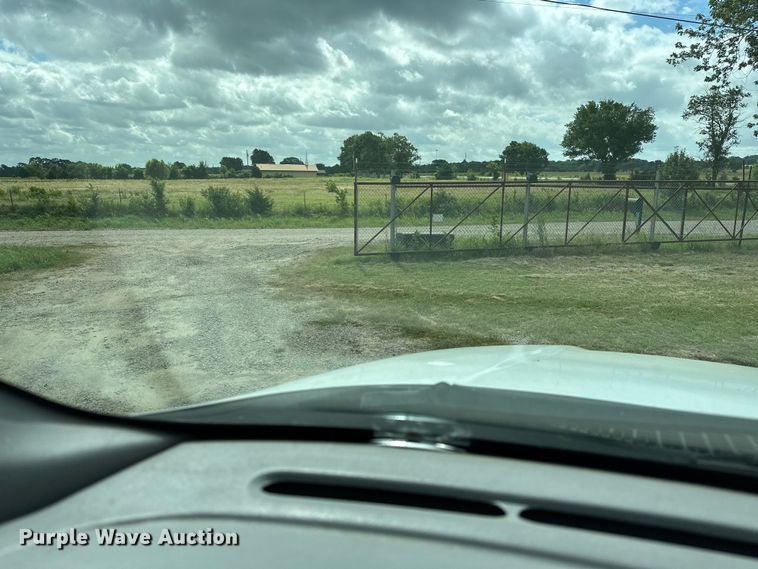 image for item EJ4366 2004 Ford F750 Super Duty truck cab and chassis