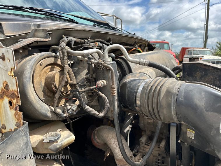 image for item EJ4366 2004 Ford F750 Super Duty truck cab and chassis