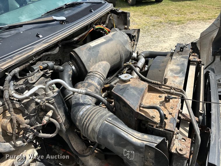 image for item EJ4366 2004 Ford F750 Super Duty truck cab and chassis