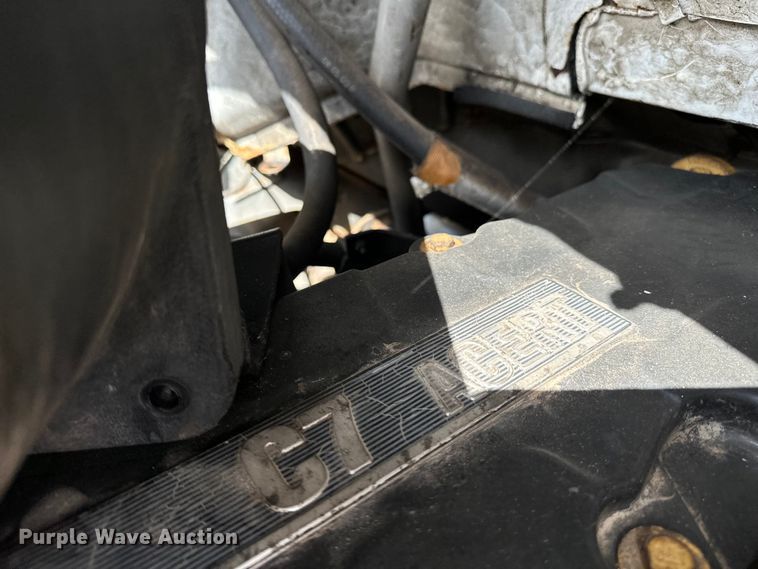 image for item EJ4366 2004 Ford F750 Super Duty truck cab and chassis