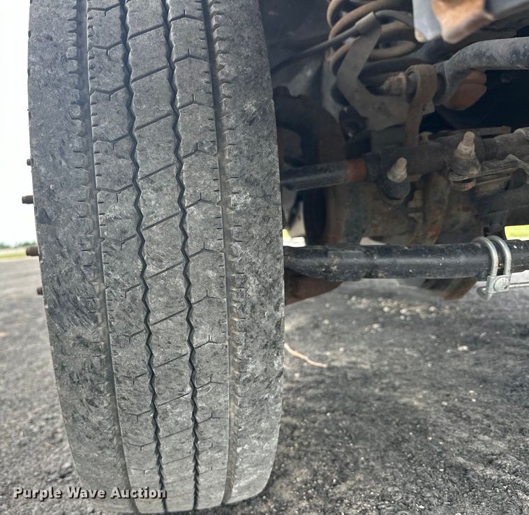 image for item EJ4382 2009 Ford F450 Super Duty Crew Cab flatbed truck