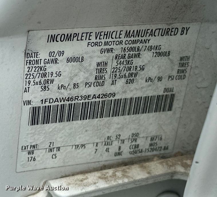 image for item EJ4382 2009 Ford F450 Super Duty Crew Cab flatbed truck