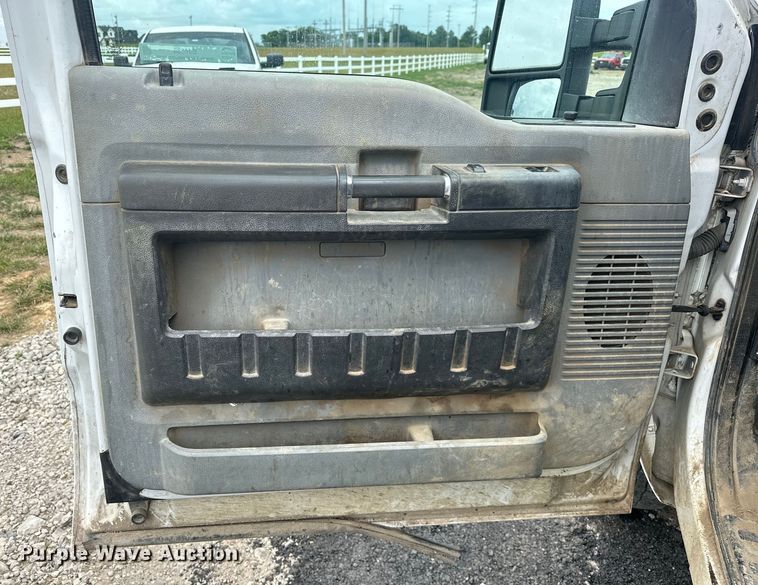 image for item EJ4383 2015 Ford  F250 Super Duty SuperCab pickup truck