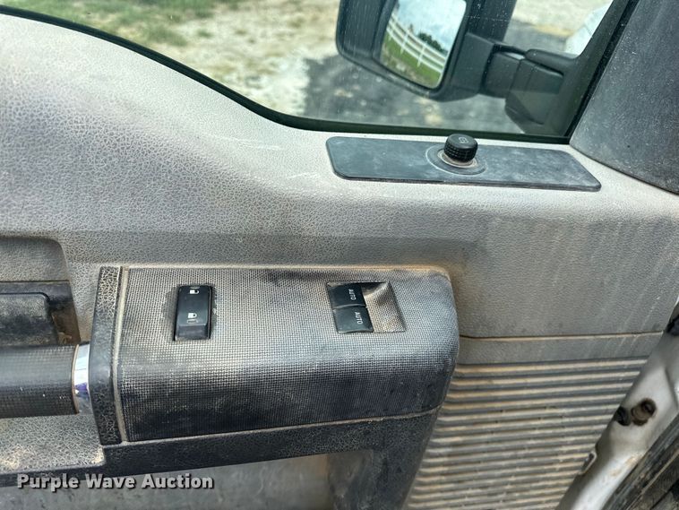 image for item EJ4383 2015 Ford  F250 Super Duty SuperCab pickup truck