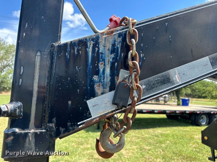 image for item EJ4384 2008 Big Tex 22GN-24BK+5 equipment trailer