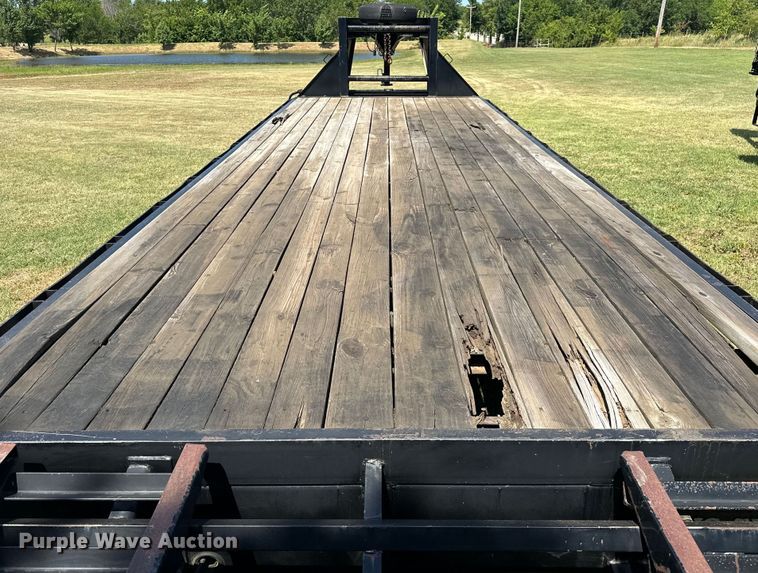 image for item EJ4384 2008 Big Tex 22GN-24BK+5 equipment trailer