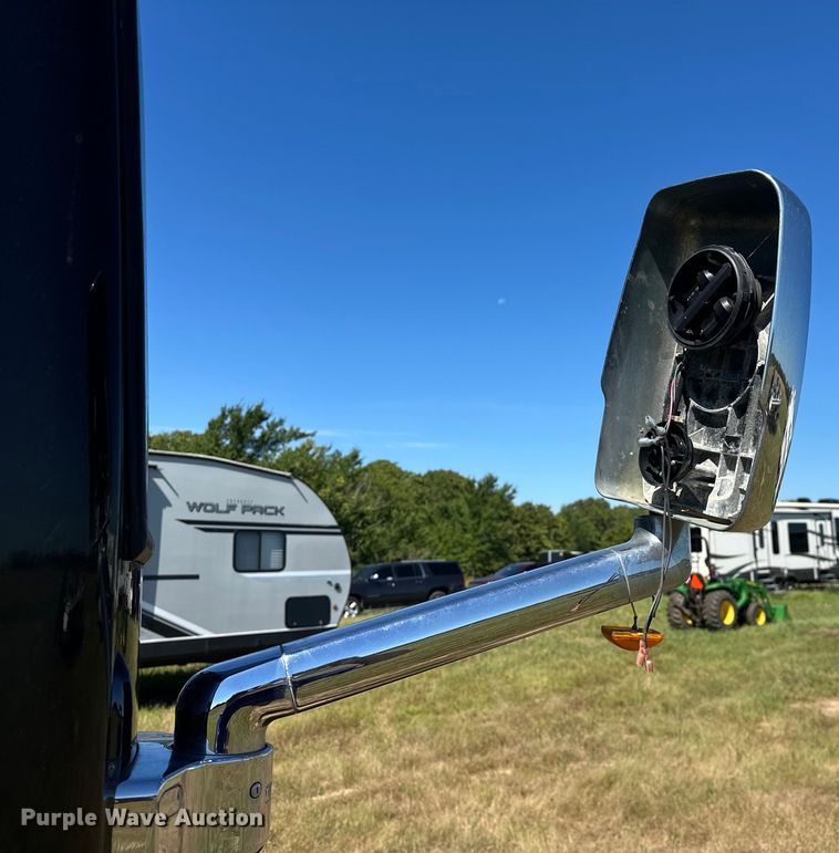 image for item EJ4387 2007 Fleetwood Discovery  RV