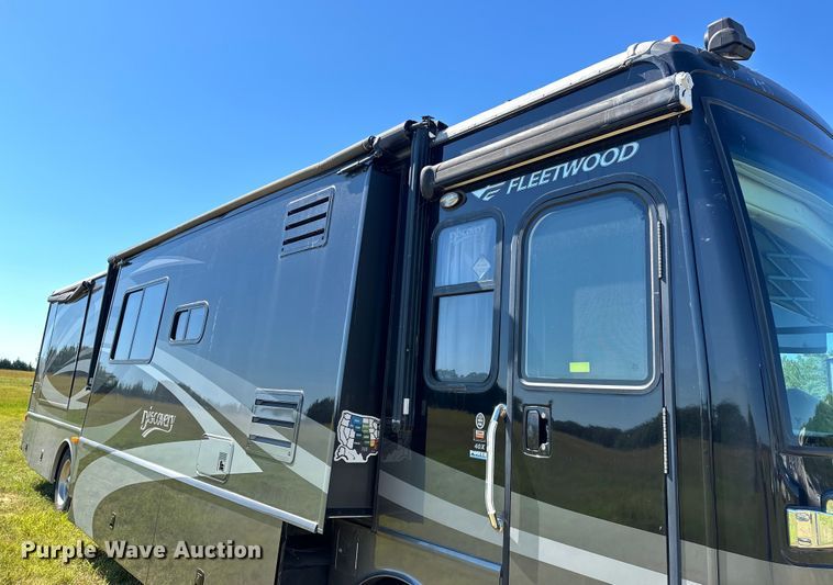 image for item EJ4387 2007 Fleetwood Discovery  RV