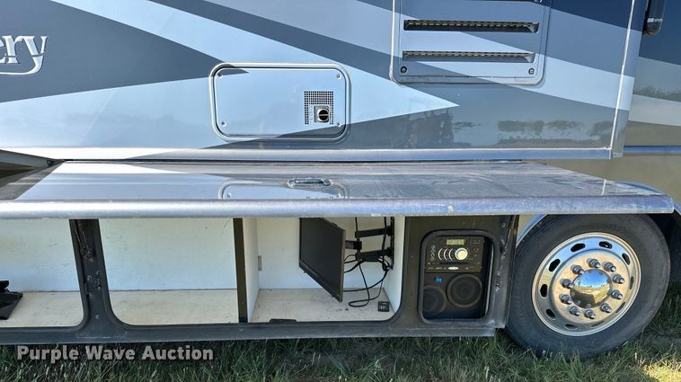 image for item EJ4387 2007 Fleetwood Discovery  RV