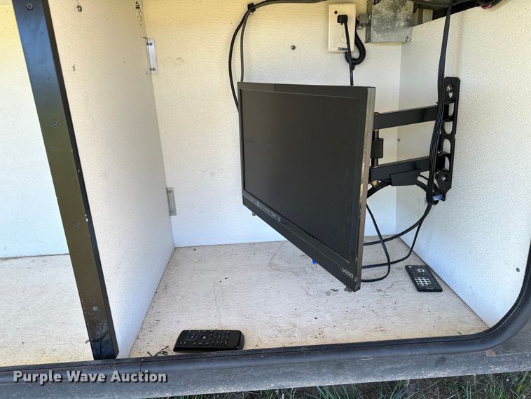 image for item EJ4387 2007 Fleetwood Discovery  RV