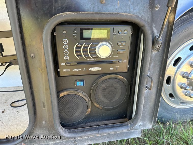 image for item EJ4387 2007 Fleetwood Discovery  RV