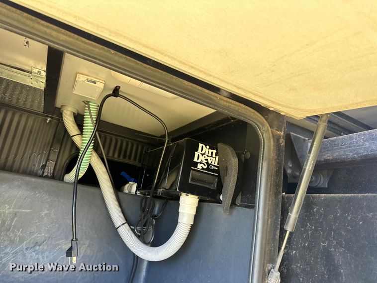 image for item EJ4387 2007 Fleetwood Discovery  RV