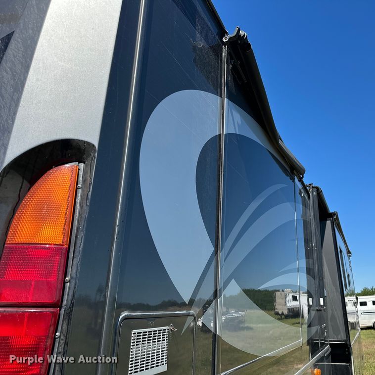 image for item EJ4387 2007 Fleetwood Discovery  RV