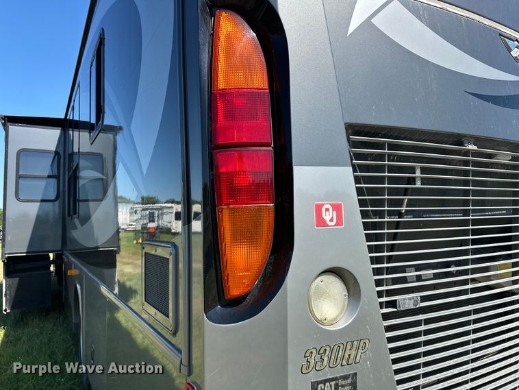 image for item EJ4387 2007 Fleetwood Discovery  RV