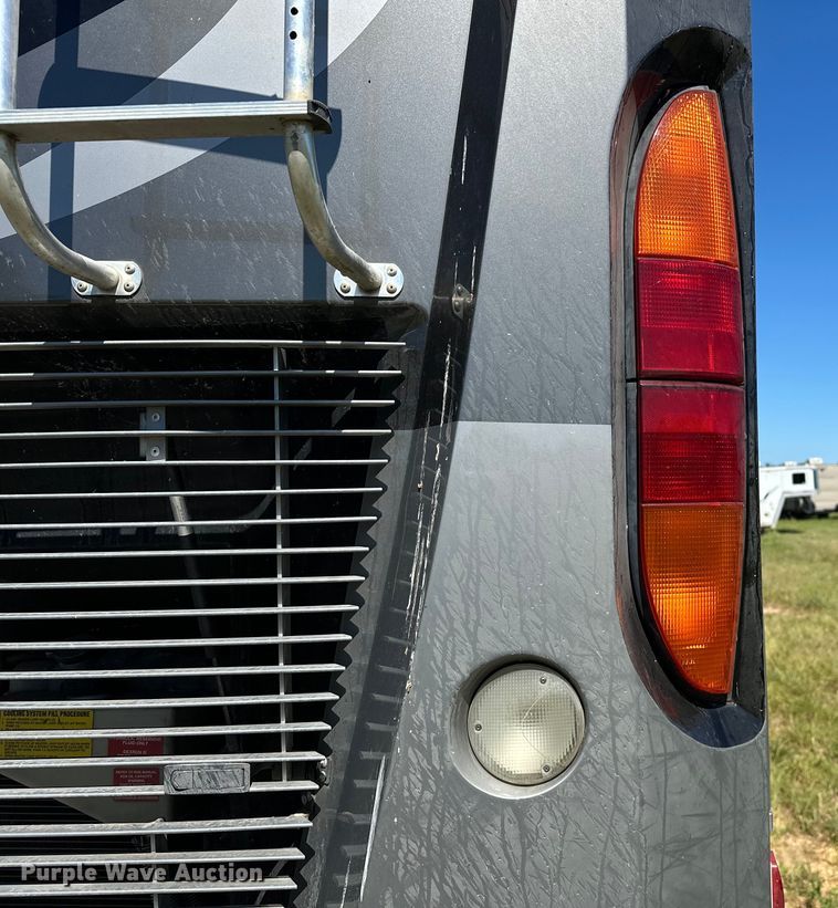 image for item EJ4387 2007 Fleetwood Discovery  RV