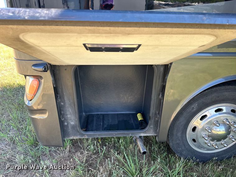 image for item EJ4387 2007 Fleetwood Discovery  RV