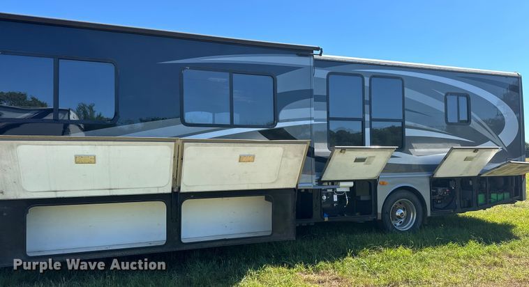 image for item EJ4387 2007 Fleetwood Discovery  RV