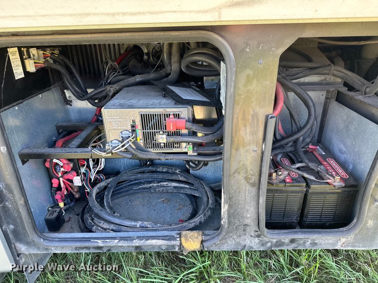 image for item EJ4387 2007 Fleetwood Discovery  RV