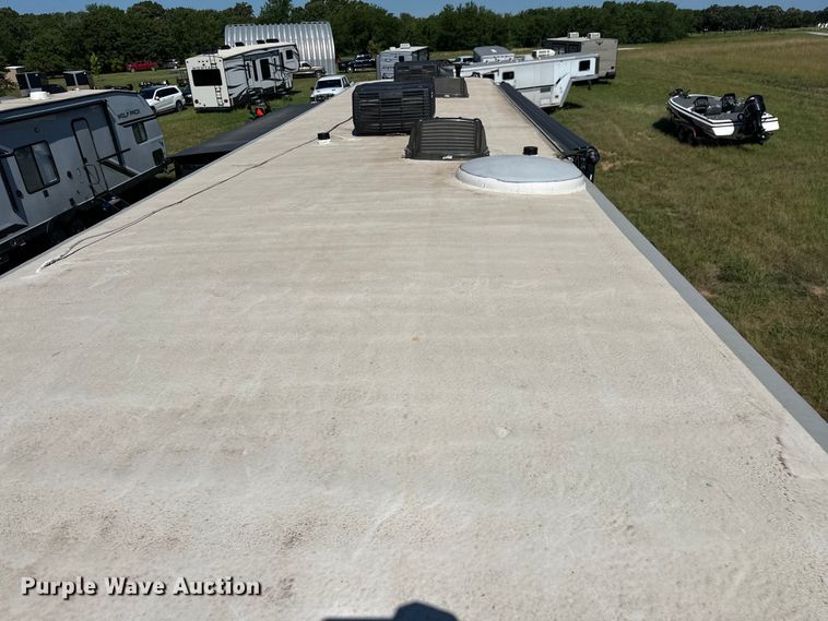 image for item EJ4387 2007 Fleetwood Discovery  RV