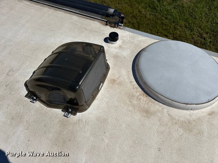 image for item EJ4387 2007 Fleetwood Discovery  RV