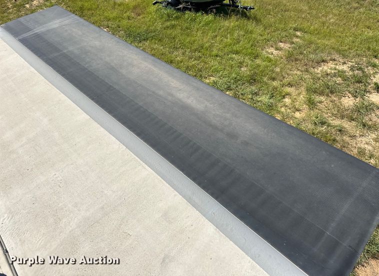 image for item EJ4387 2007 Fleetwood Discovery  RV